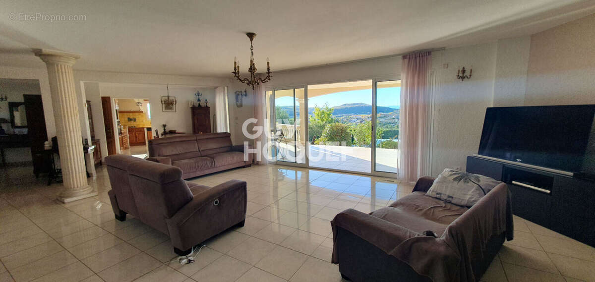 Maison à VILLENEUVE-DE-BERG