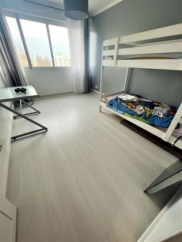 Appartement à LES LILAS