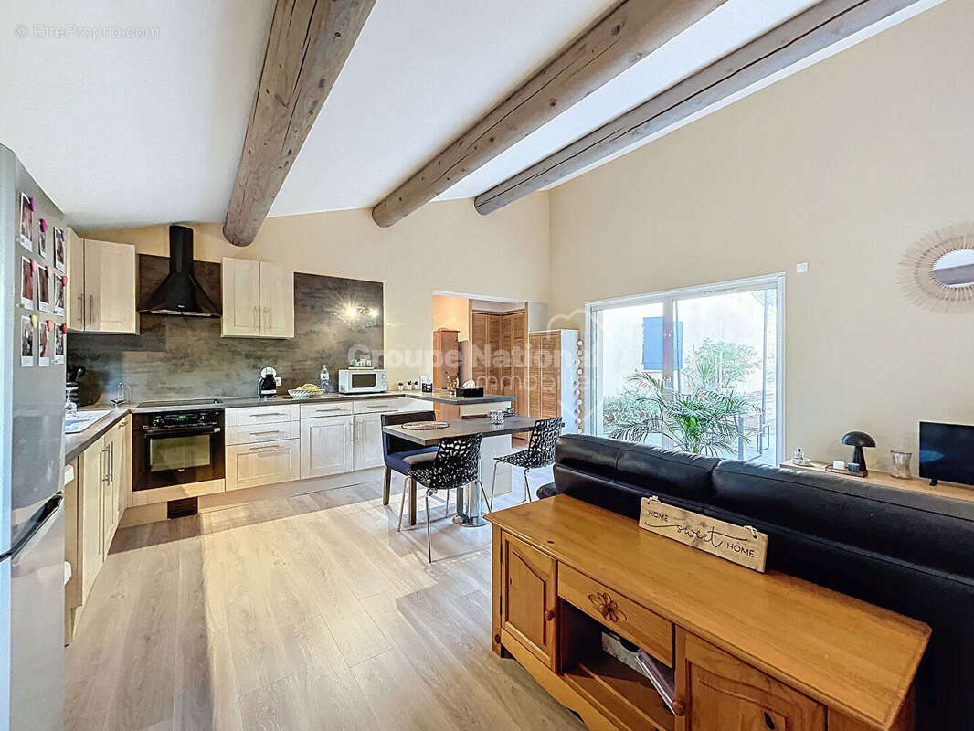 Maison à SAINT-RESTITUT