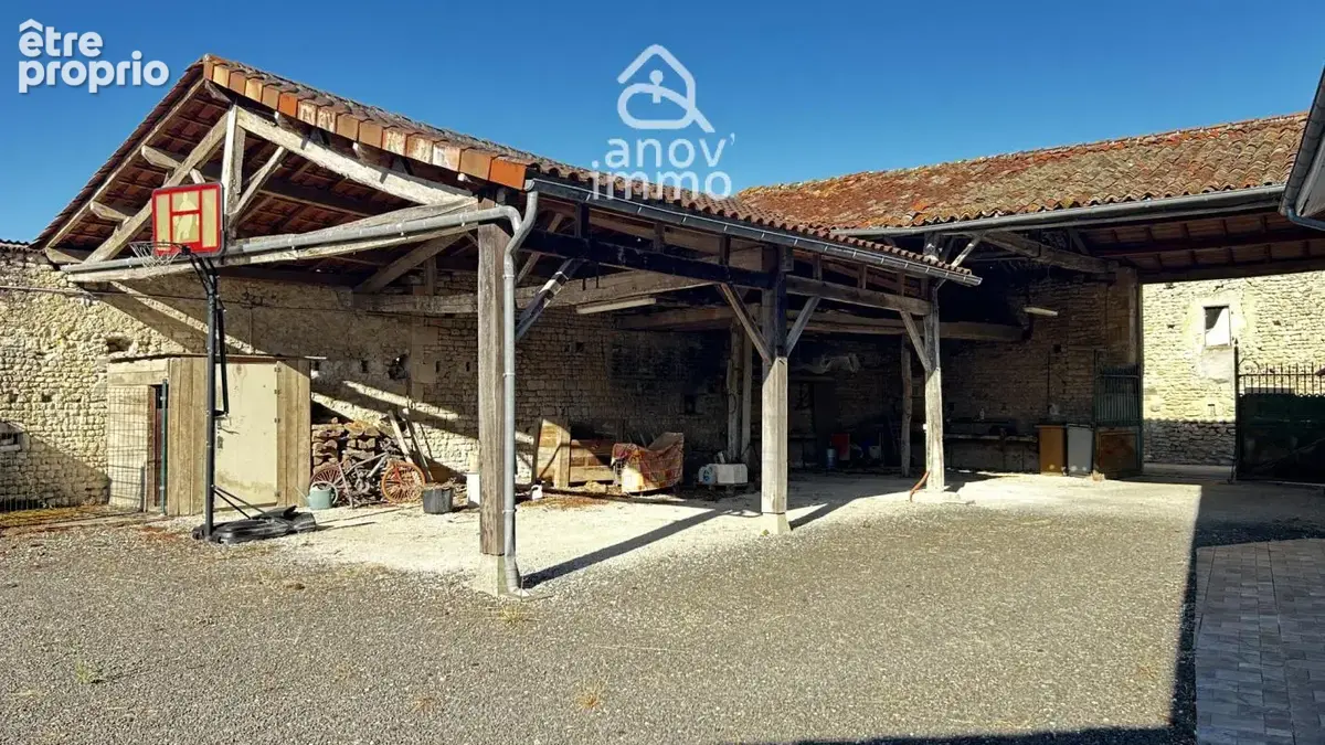 BIGNAC (16170) Grande Ferme charentaise rénovée  et ses dépe - photo 30