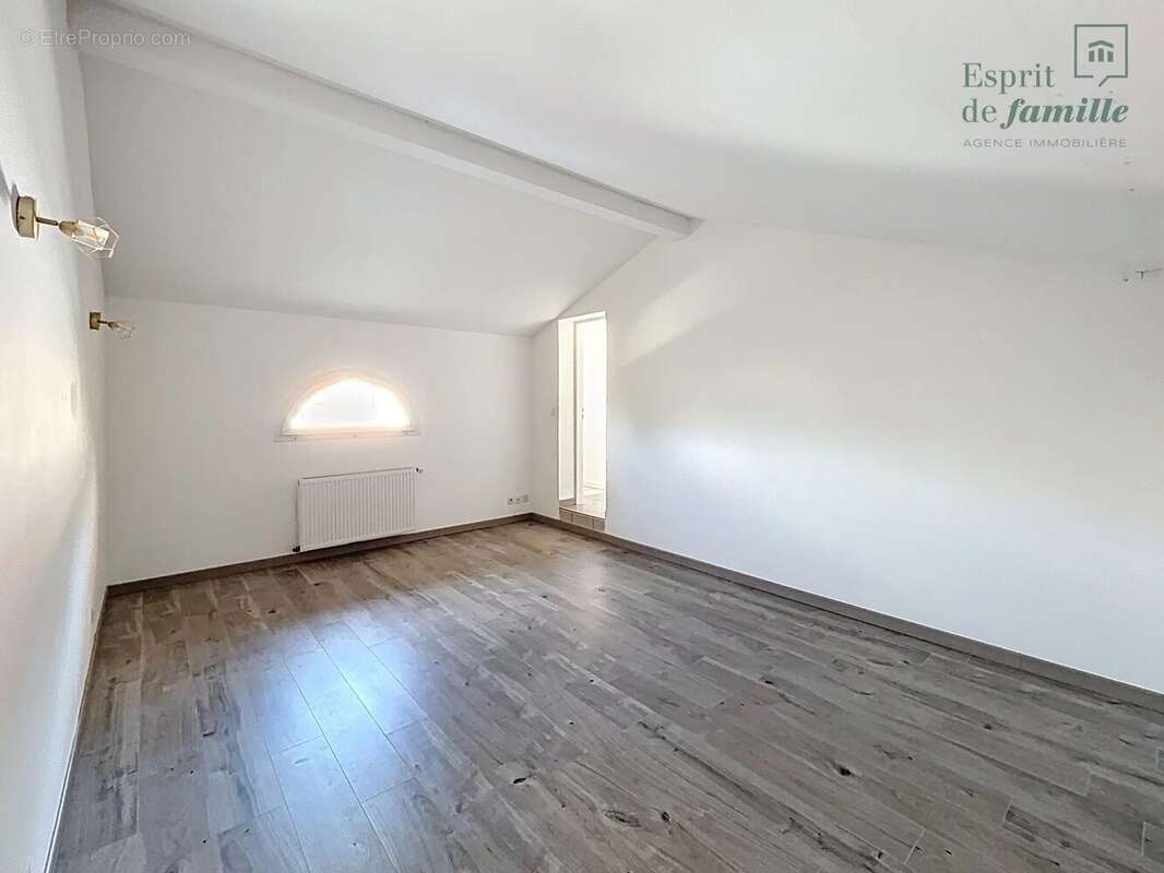 MEYZIEU, Au calme, agréable maison familiale de 105 m², - photo 12