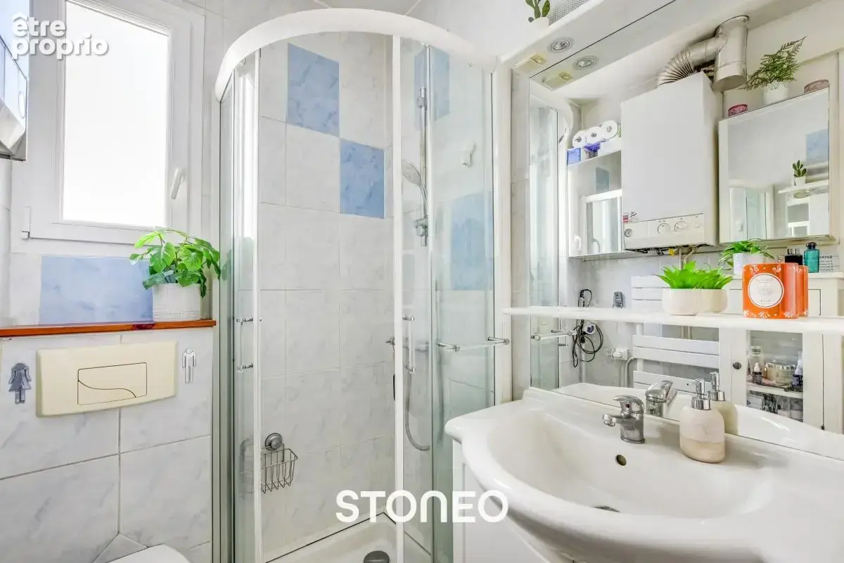 Appartement lumineux avec vue panoramique sur Paris, balcon et chambre de service attenante – 6e étage avec ascenseur - photo 9