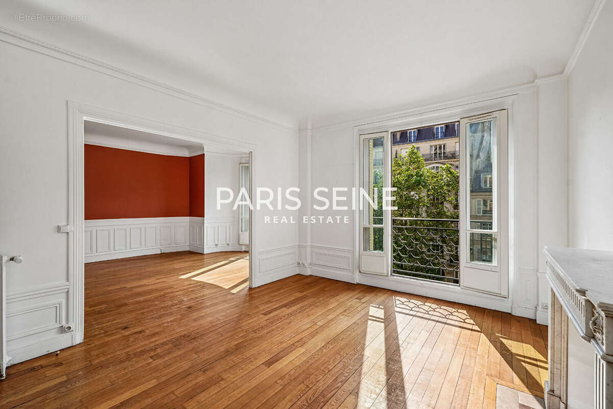 Appartement à PARIS-7E