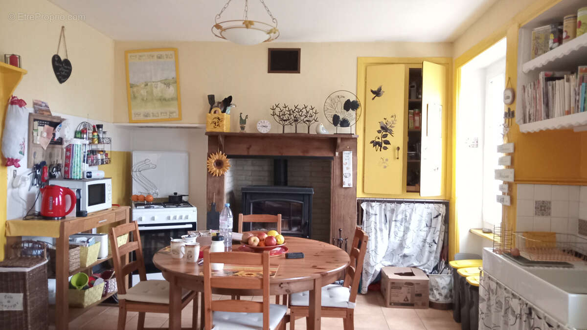 Maison 110 m² à Ladignac-Le-Long  - photo 4