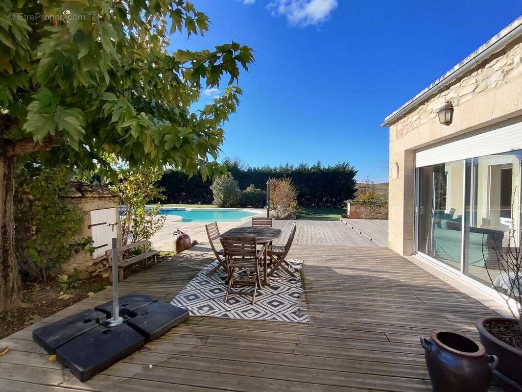 Maison à CASTERA-VERDUZAN