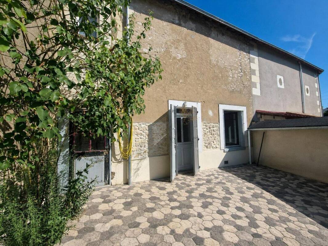 Photo 1 - Maison à PONTLEVOY