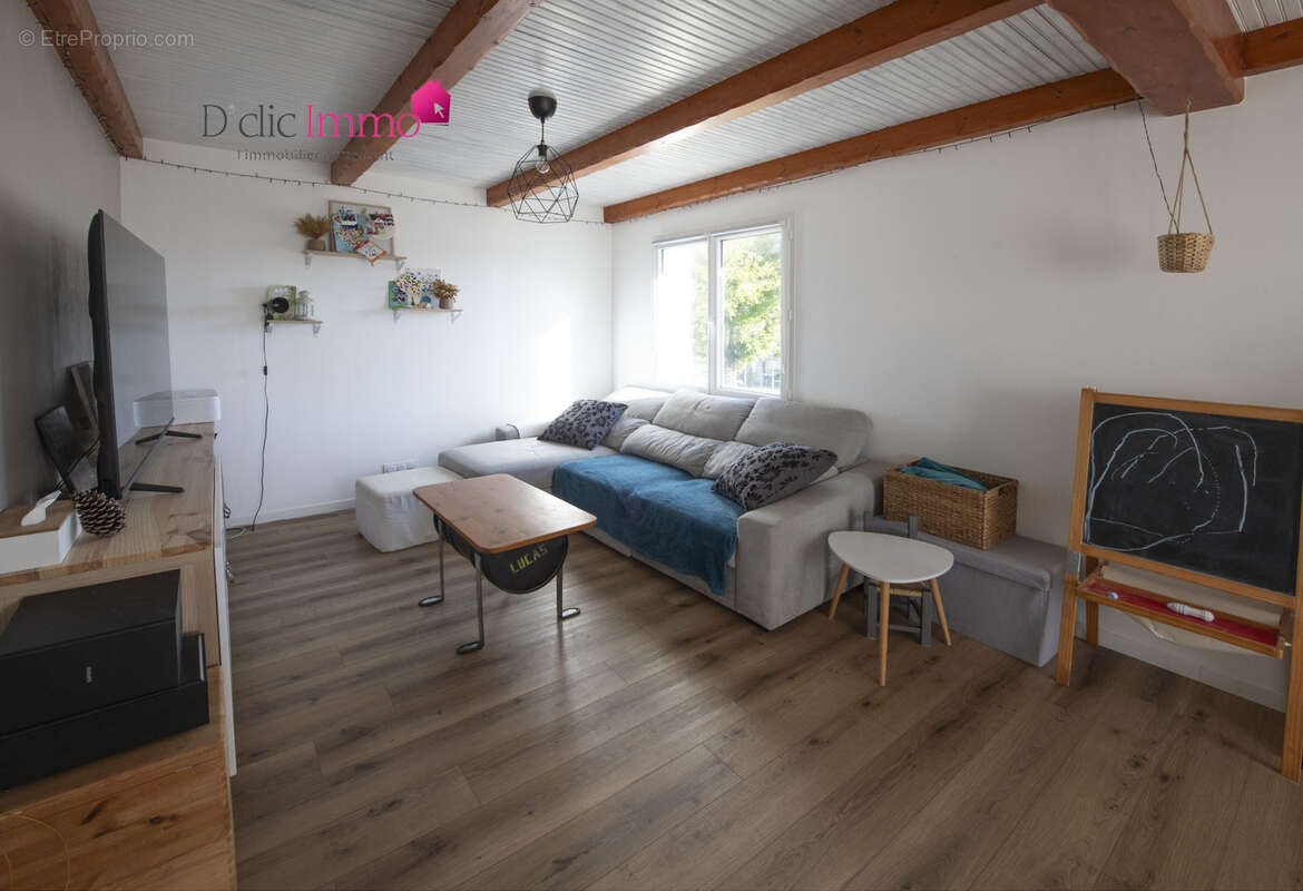 Maison à COMMEQUIERS