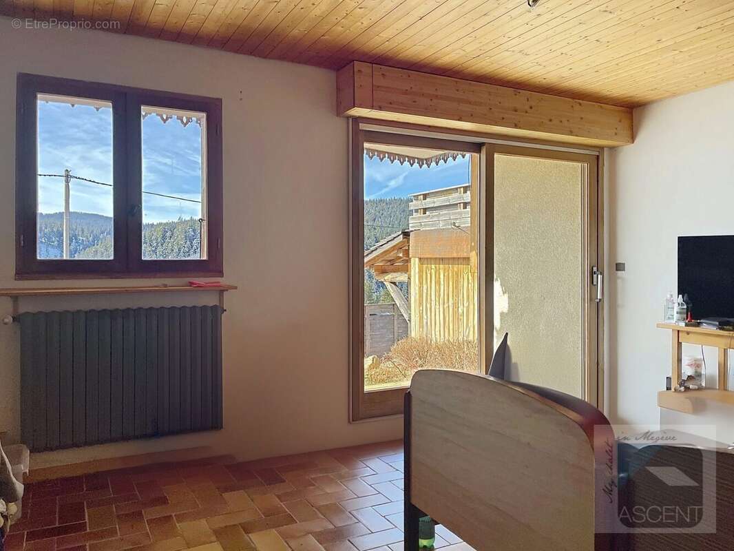 Maison à NOTRE-DAME-DE-BELLECOMBE