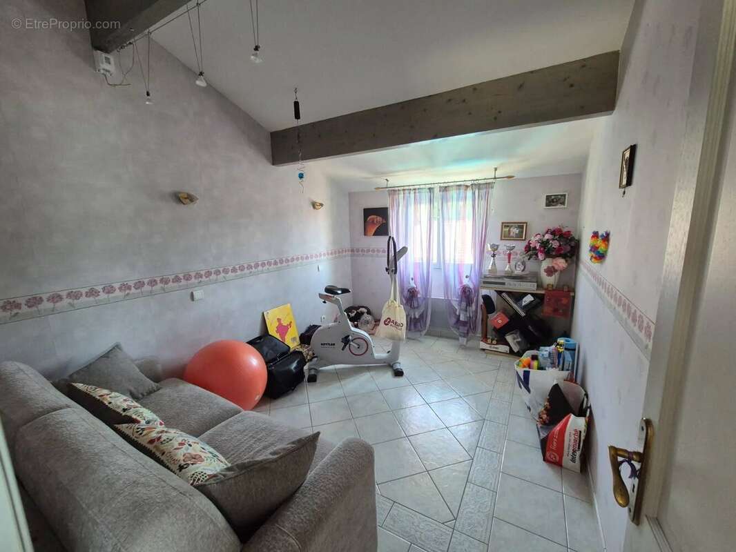 Maison à BRIVES-CHARENSAC