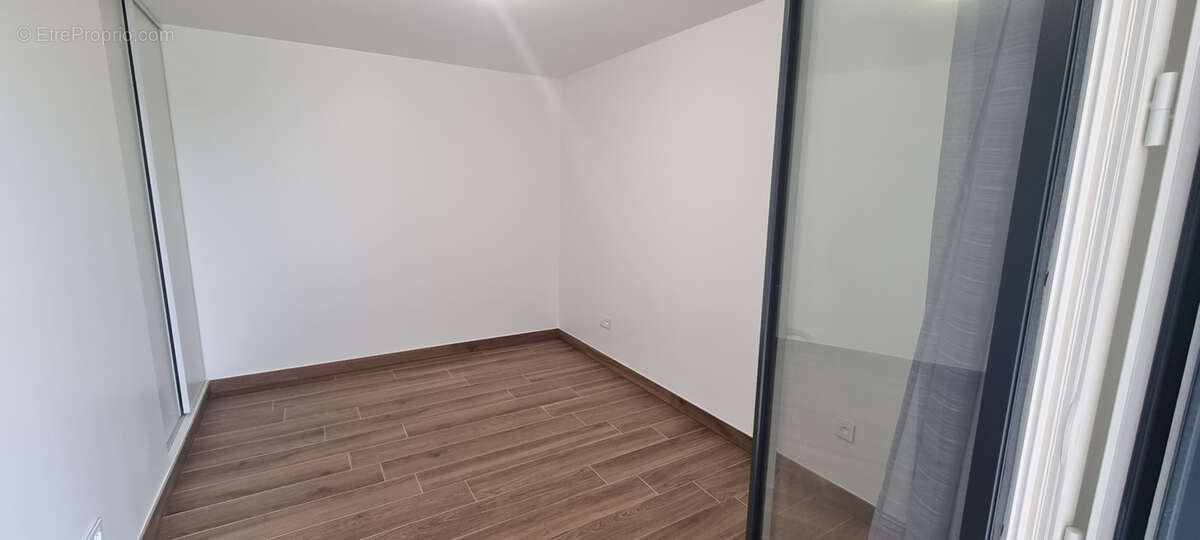 Appartement à SAINT-MAUR-DES-FOSSES