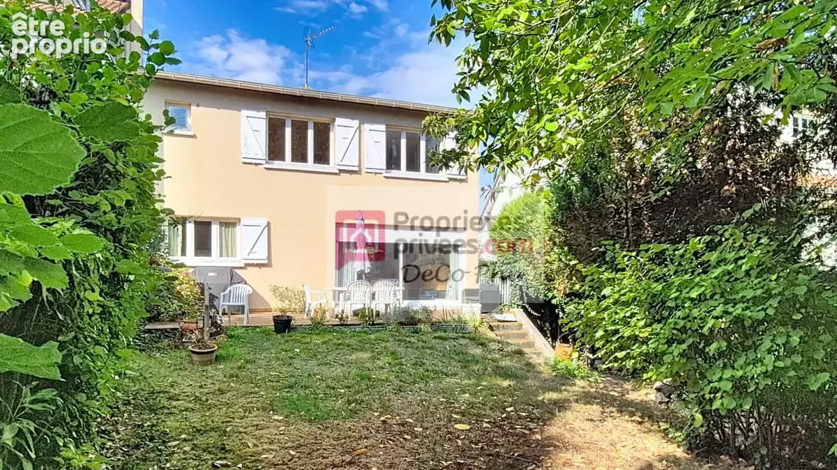 Maison  Terrasse  Jardin  5 pièces  121 m2   La Celle Saint Cloud  Châtaigneraie - photo 5