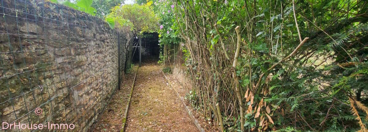 Terrain à MARTIGNE-BRIAND