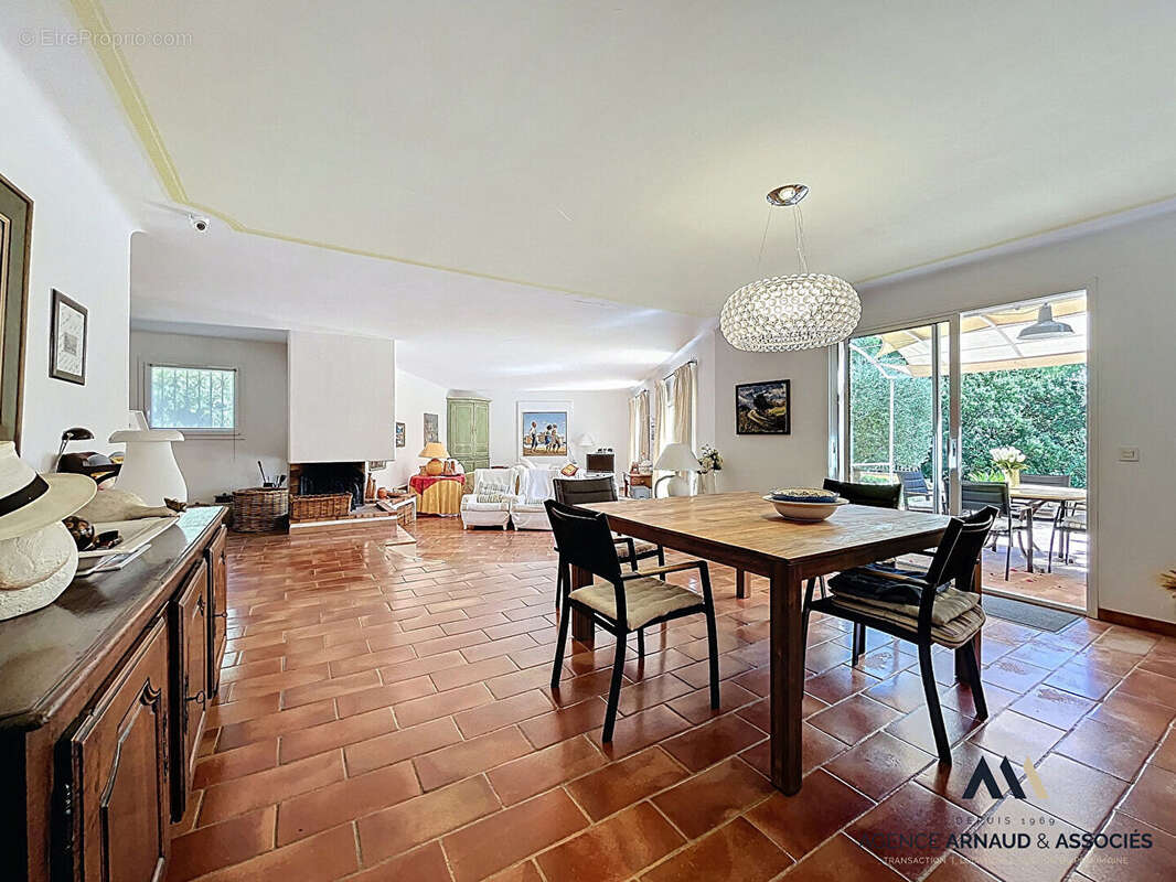 Magnifique maison (5 chambres) de plain-pied avec piscine - photo 6