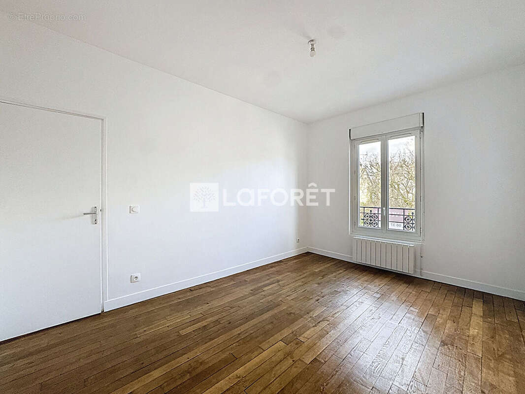Appartement à SAINT-MAUR-DES-FOSSES