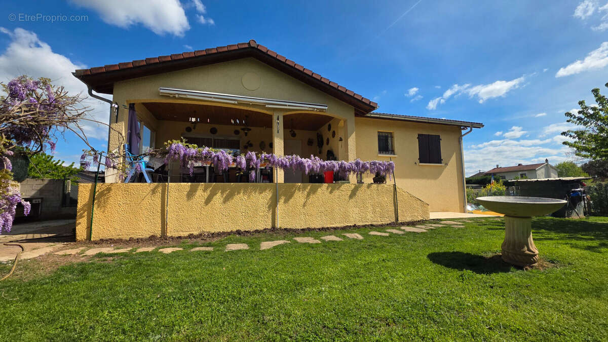 Maison à CHAVANOZ