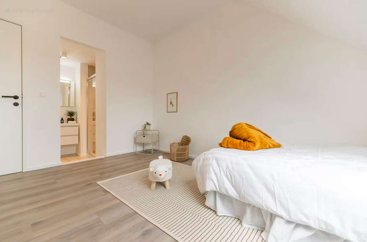Appartement à NANTERRE