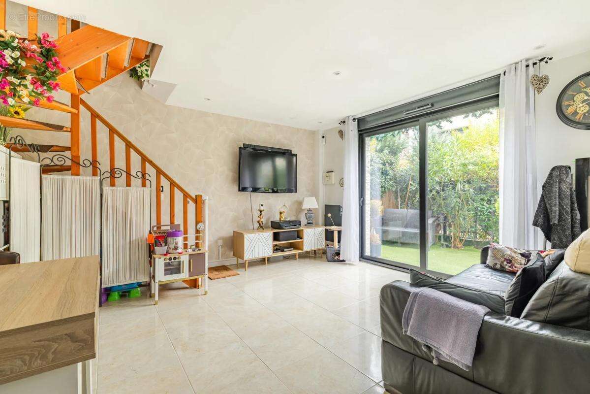 Appartement à ROMAINVILLE