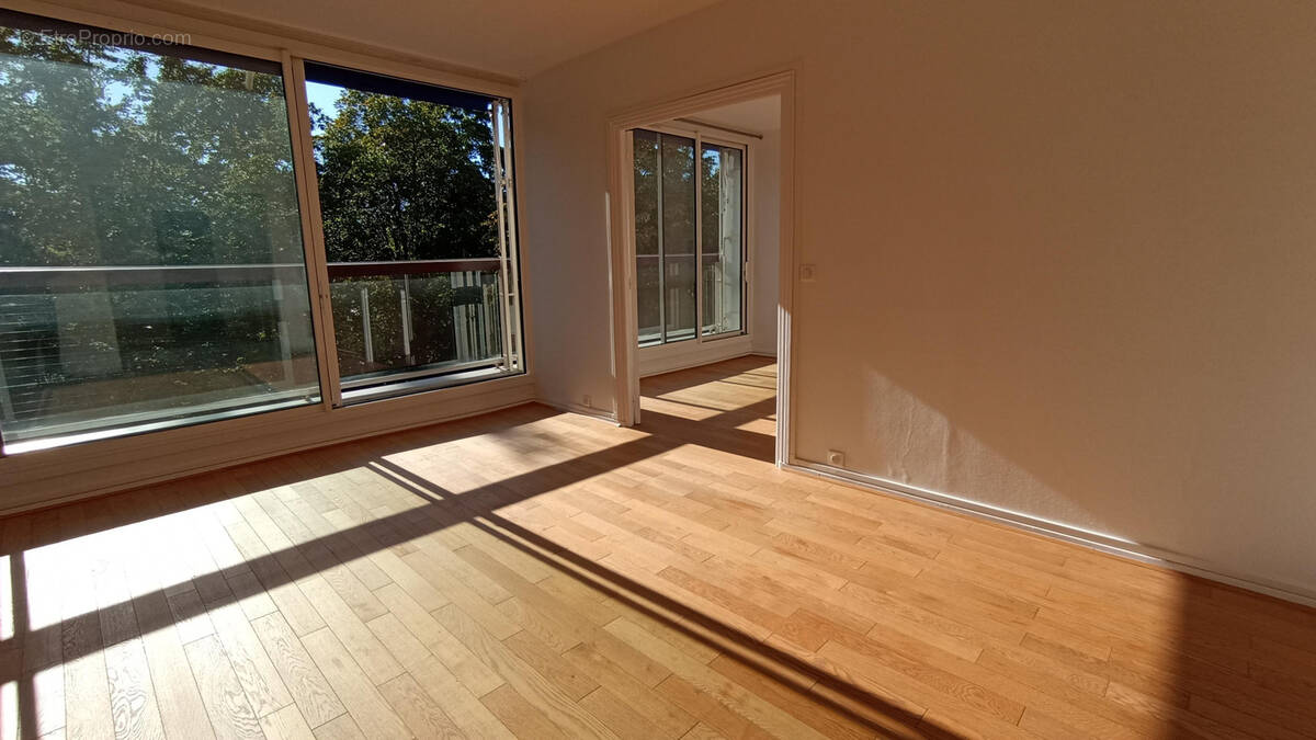 Appartement à VILLE-D&#039;AVRAY