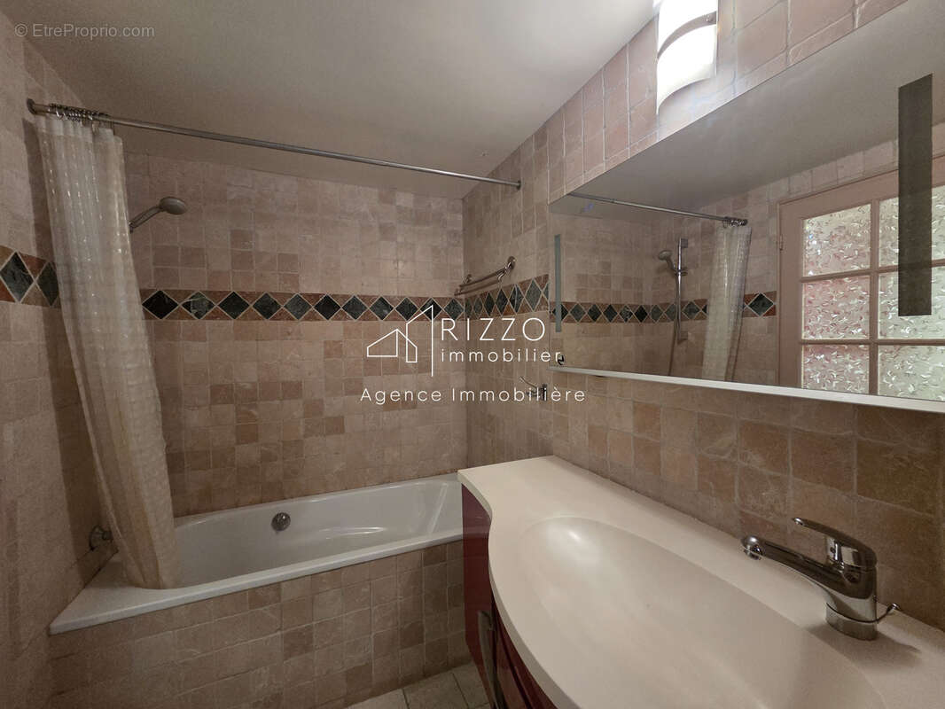 T3 au coeur de la vieille ville - photo 8