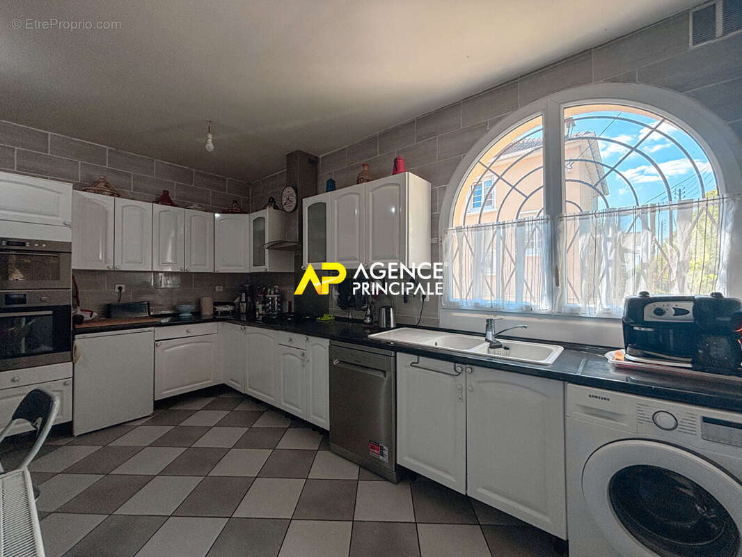 Maison à SARTROUVILLE