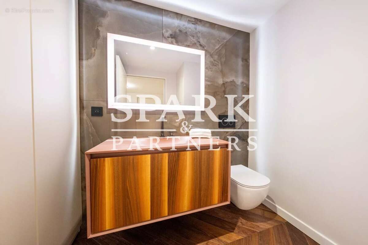 Appartement à ROQUEBRUNE-CAP-MARTIN