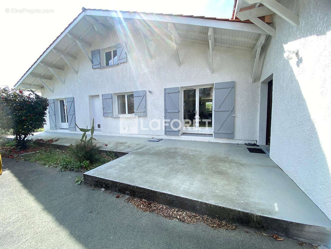 Maison à MARTIGNAS-SUR-JALLE