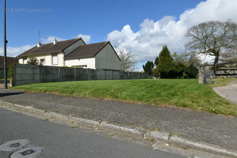 Terrain à SAINT-BOMER-LES-FORGES