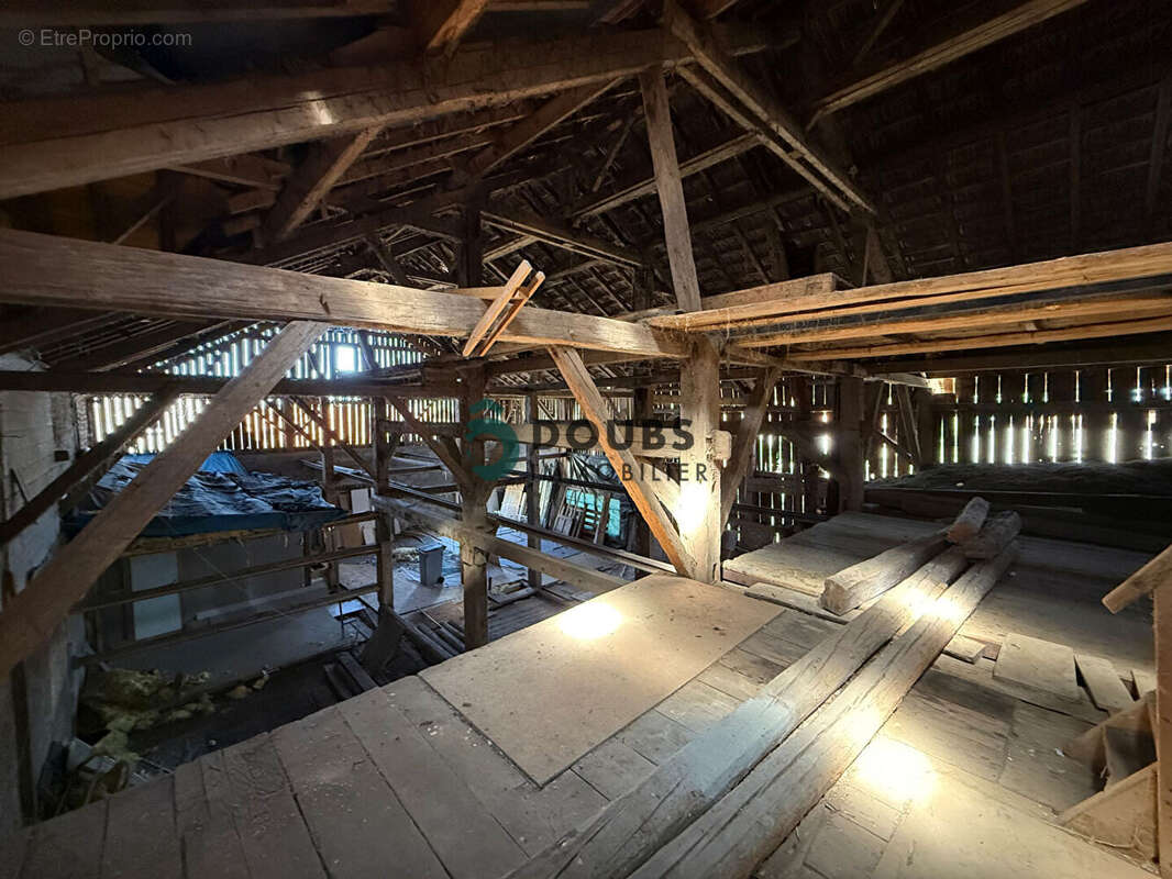 Appartement à FERRIERES-LE-LAC