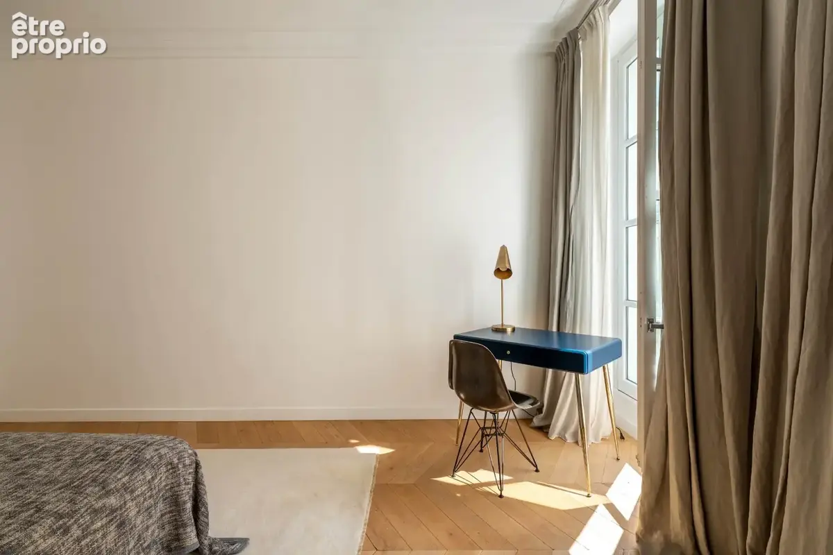 Appartement traversant calme et lumineux PARIS 1er — MARCHÉ SAINT-HONORÉ / PLACE VENDÔME - photo 9