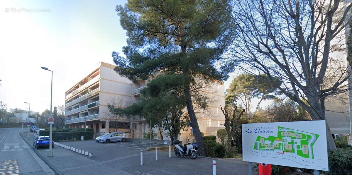 Parking à MARSEILLE-9E