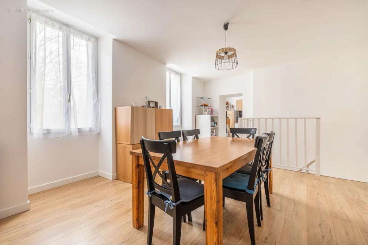 Appartement à LA FERTE-ALAIS