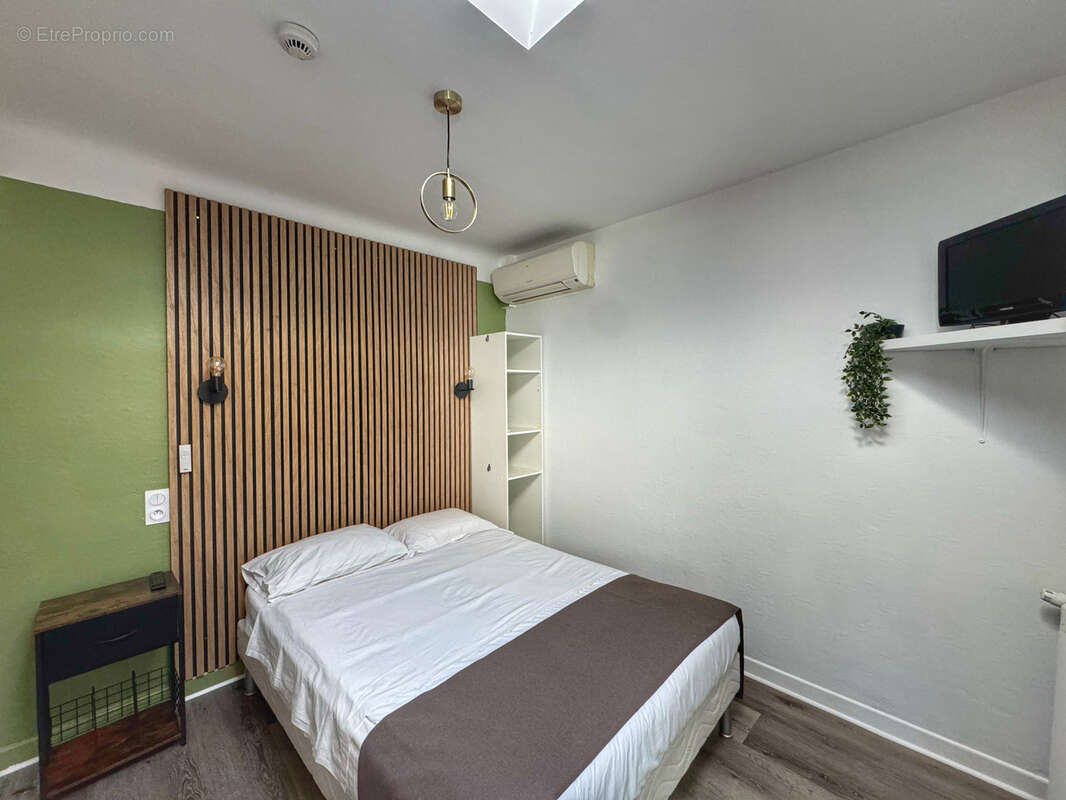 Commerce à SAINT-JEAN-PIED-DE-PORT