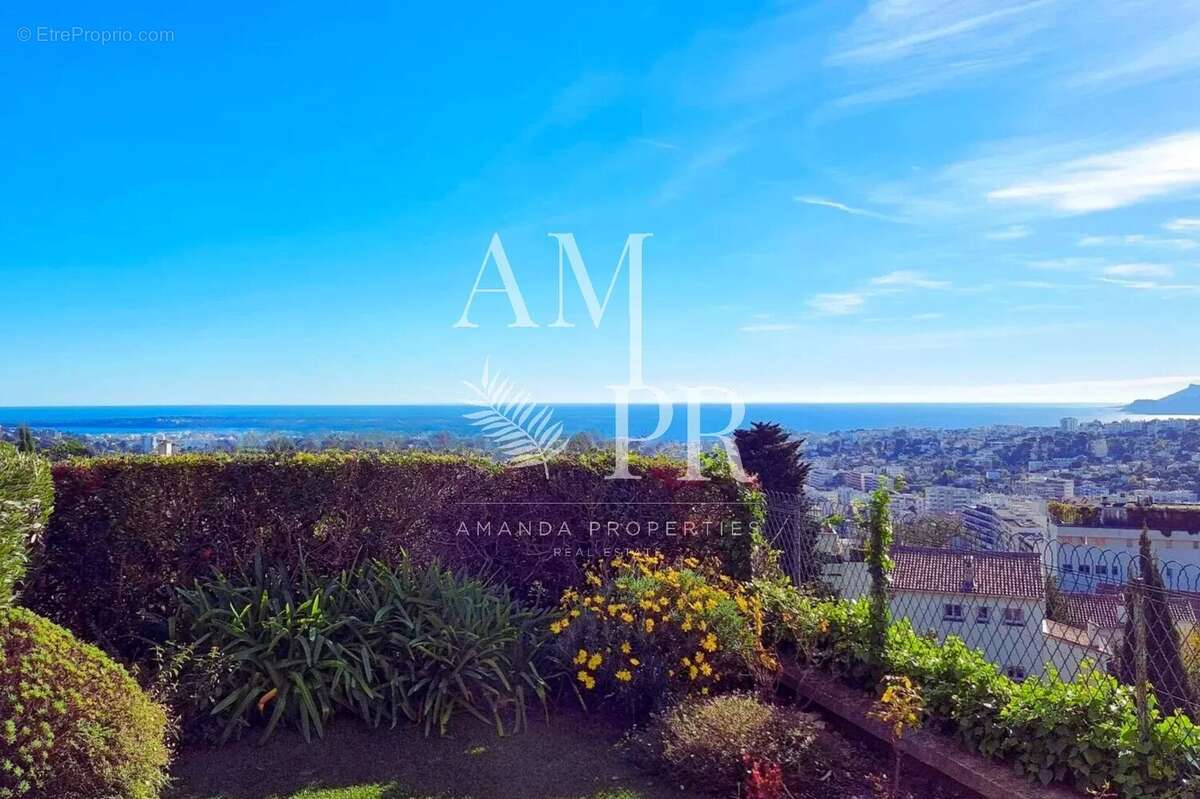 Appartement à LE CANNET