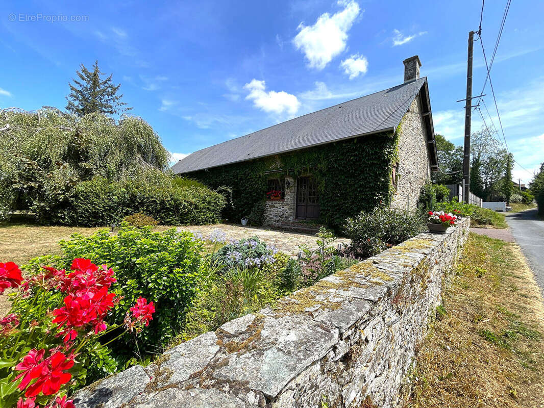 Belle demeure de caractère de 163 m² avec dépendances et terrain de 4651m² - photo 16