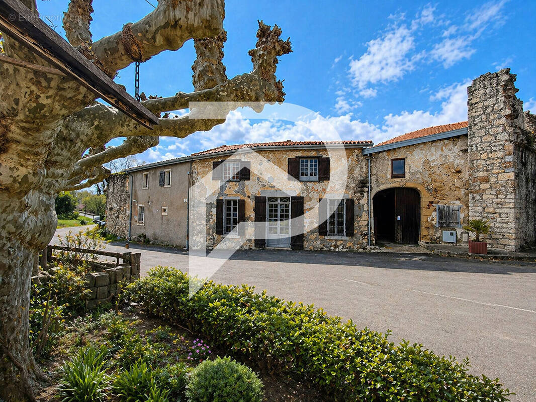 Maison à SORDE-L'ABBAYE