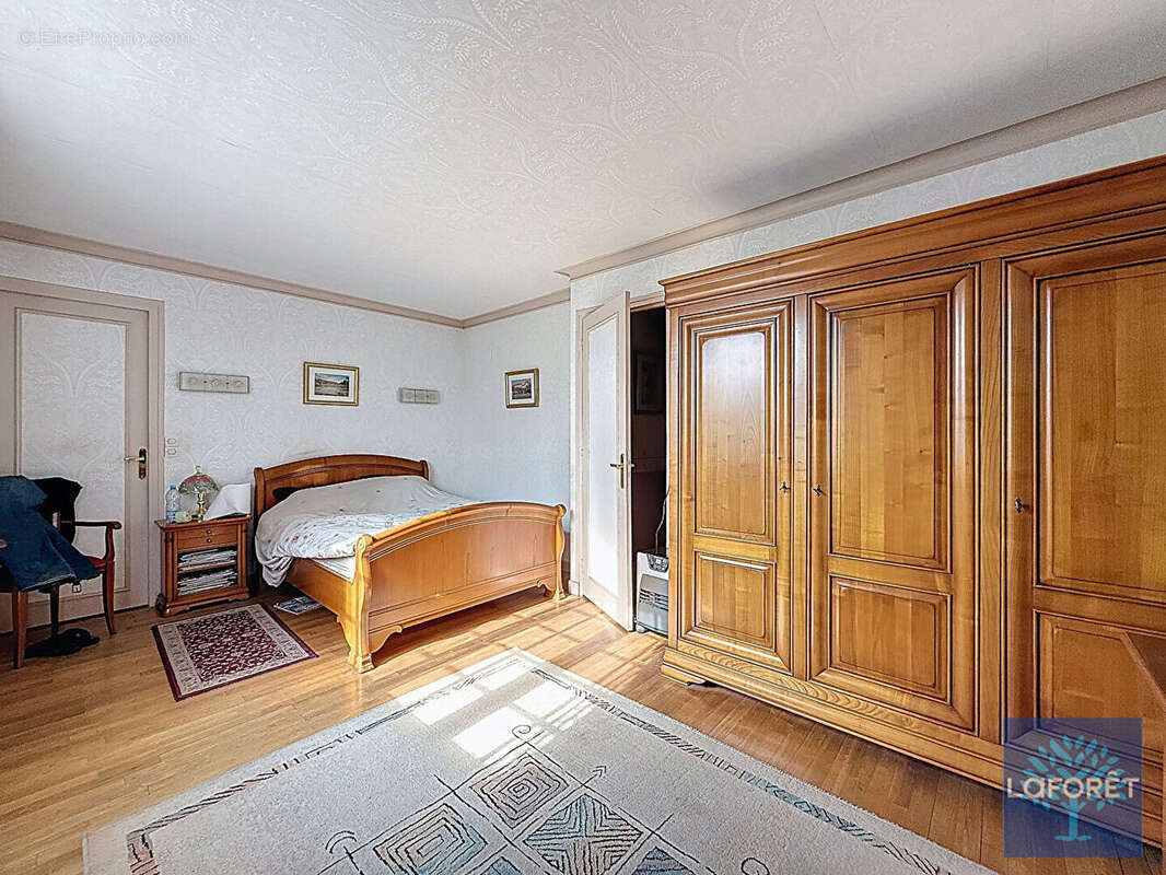 Maison à VIGNEUX-SUR-SEINE