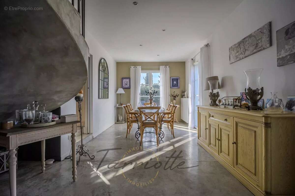 VILLA - 10672 - photo 7