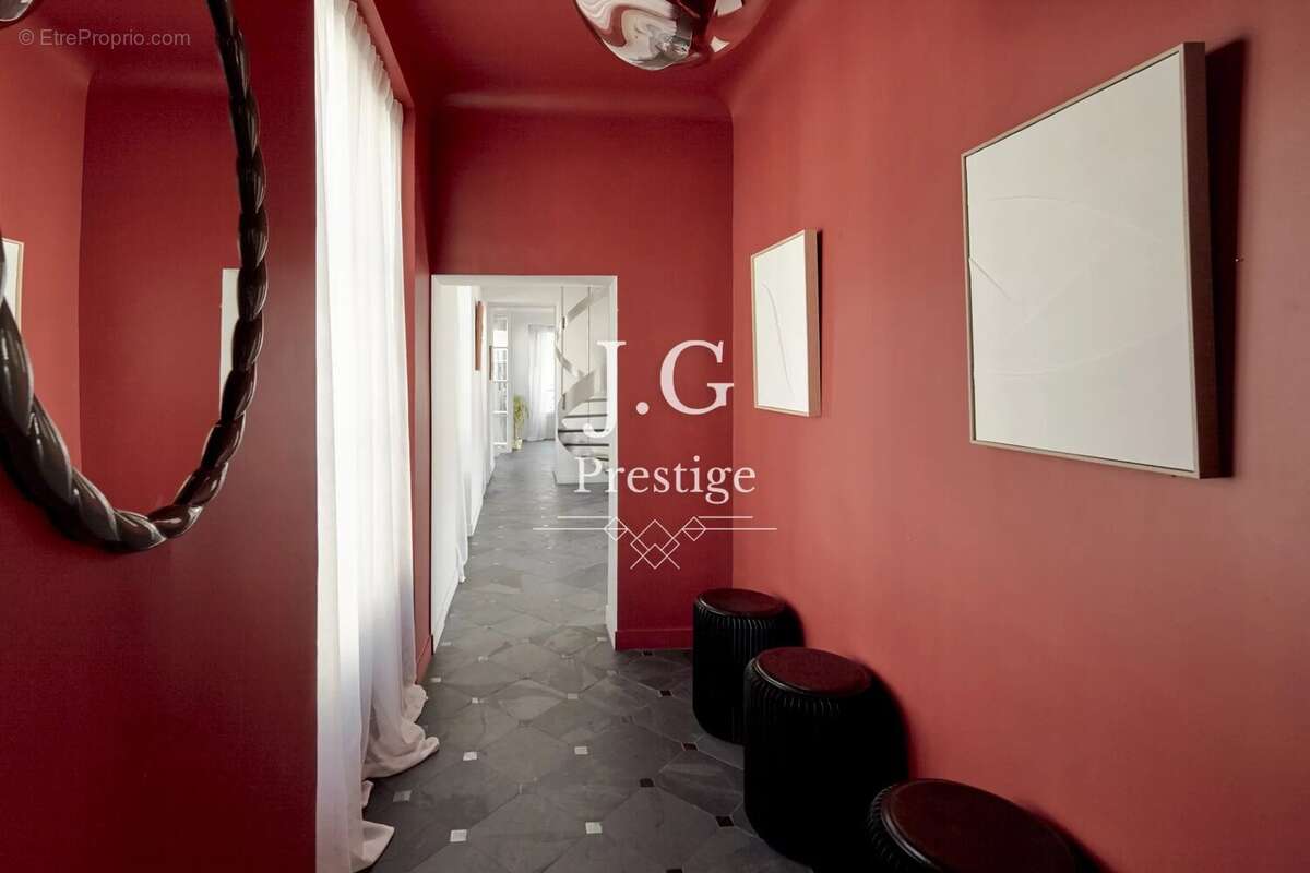 Appartement à PARIS-7E