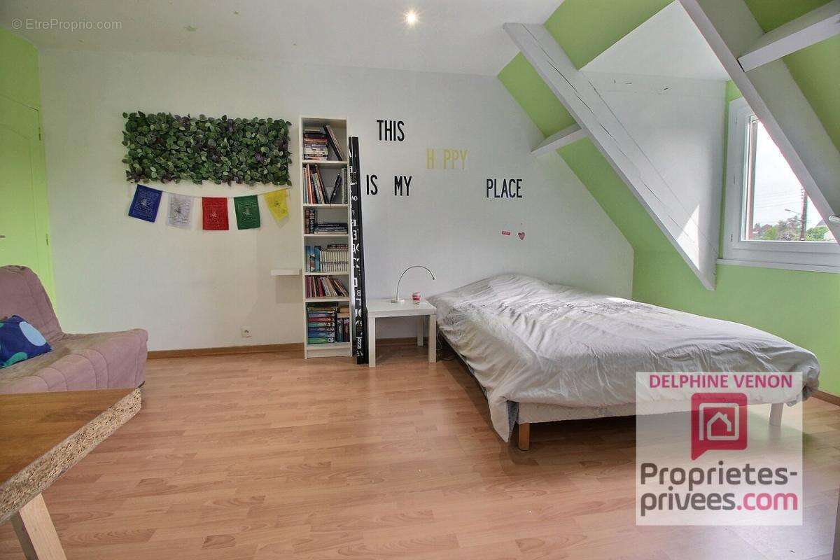 Exclusvité - Maison 3 chambres + bureau à 2 pas des écoles et des commerces à Châteauneuf sur Loire - photo 7