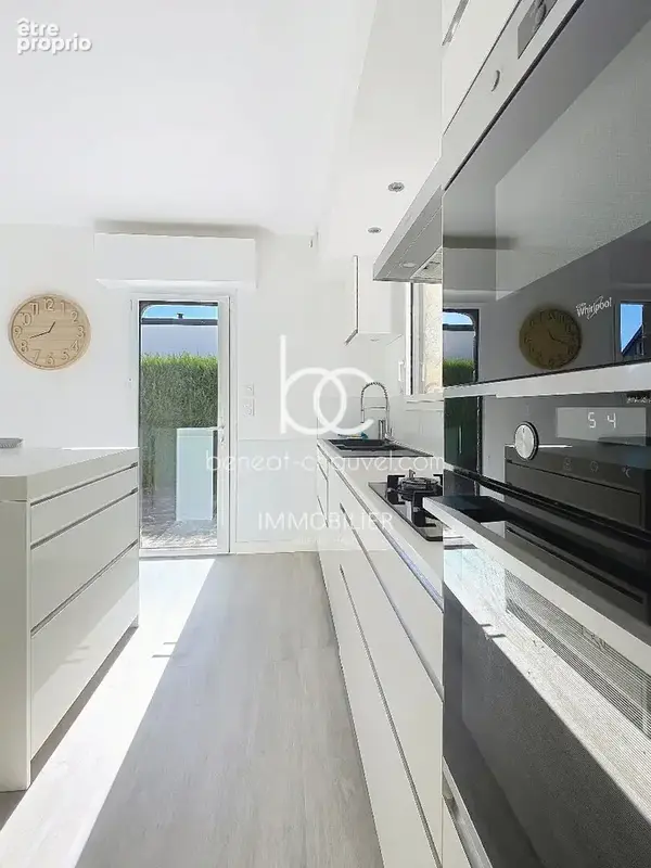 PLOEREN - Maison Familiale 215 m² - 6 Chambres - Terrain 1096 m² - photo 5