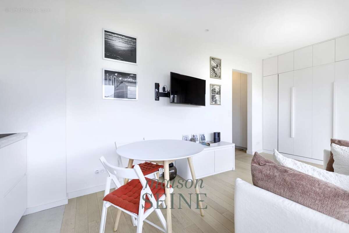 Appartement à NEUILLY-SUR-SEINE