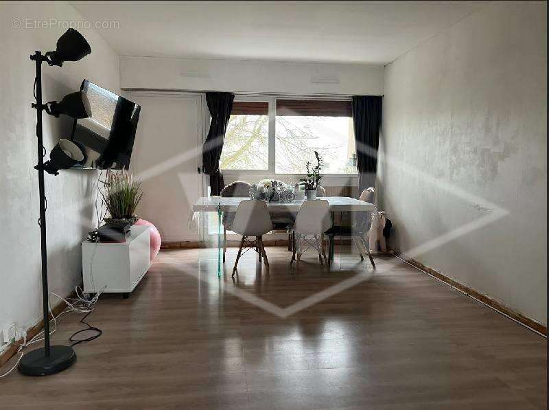 Appartement à EPINAY-SOUS-SENART