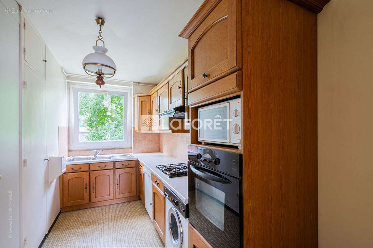 Appartement à LA CELLE-SAINT-CLOUD