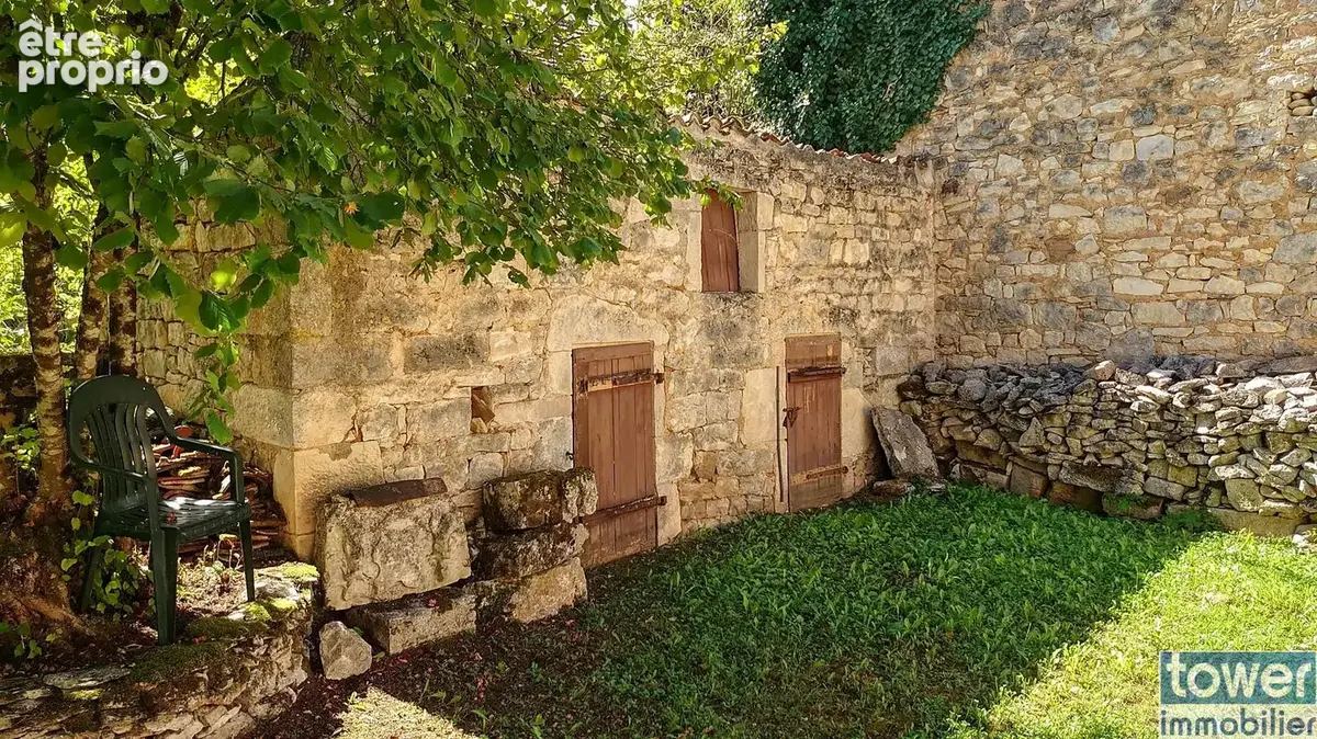 Plain pied maison en pierre avec source. 71 m2  et ses depedances 2 kms centre prayssac - photo 12
