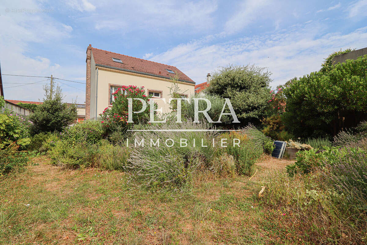 Maison non -mitoyenne - 4 chambres - jardin - l'hay les roses - blondeaux - photo 9