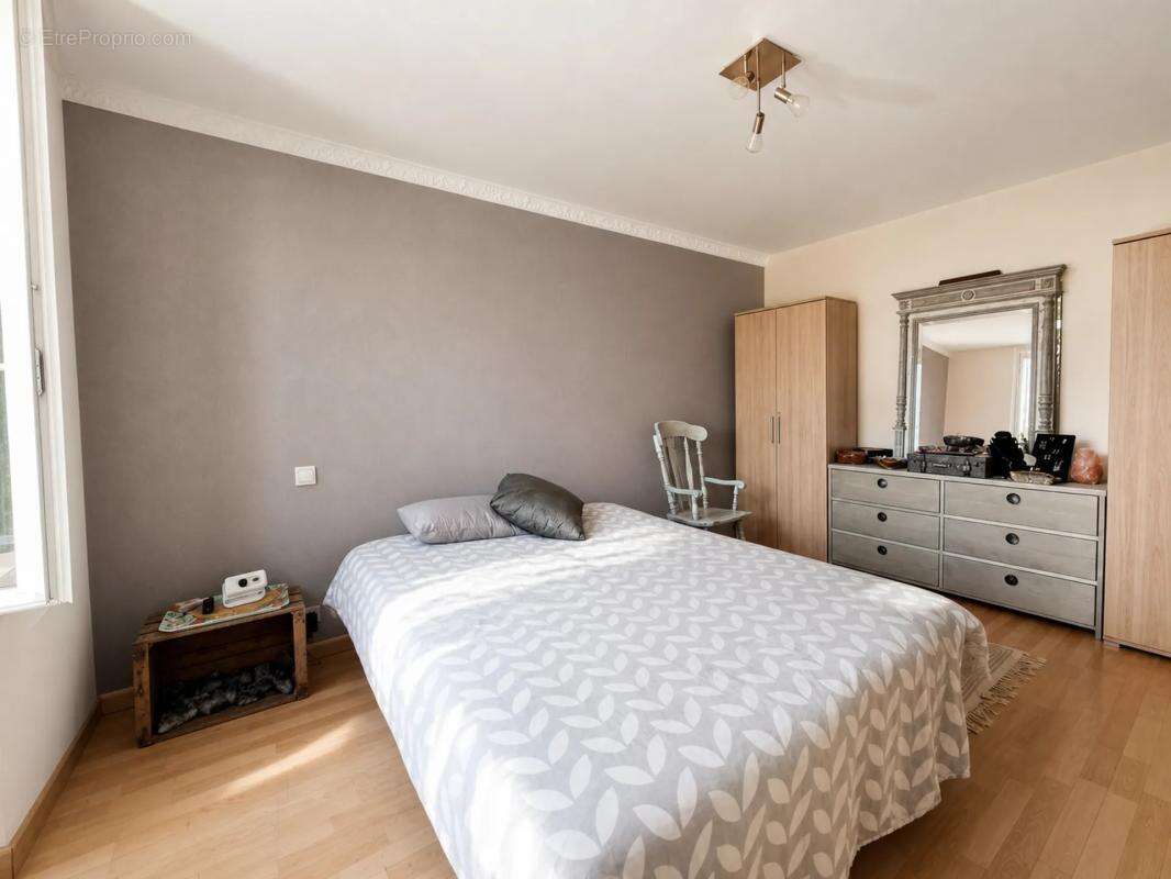 Maison avec dépendance sur 6000m2 de terrain - photo 8