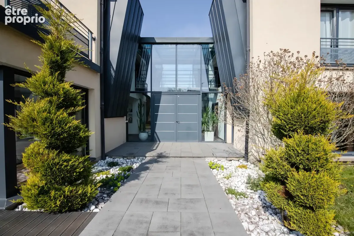 Nancy / a 5 minutes maison d'architecte 342m2 hab + sous-sol 225m2 avec garage 4/6 voitures sur terrain clos - photo 2