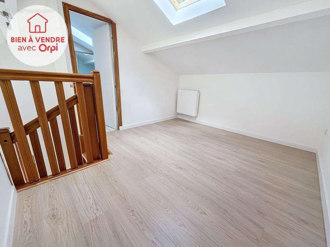 Appartement à JUZIERS