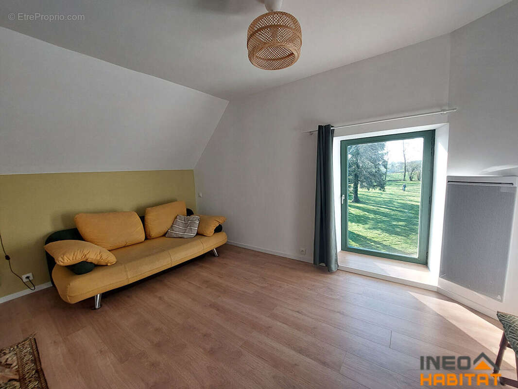 Maison à MINIAC-SOUS-BECHEREL