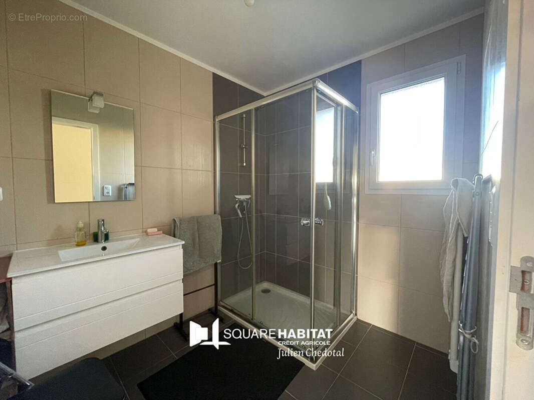 Maison à MESLAY-DU-MAINE